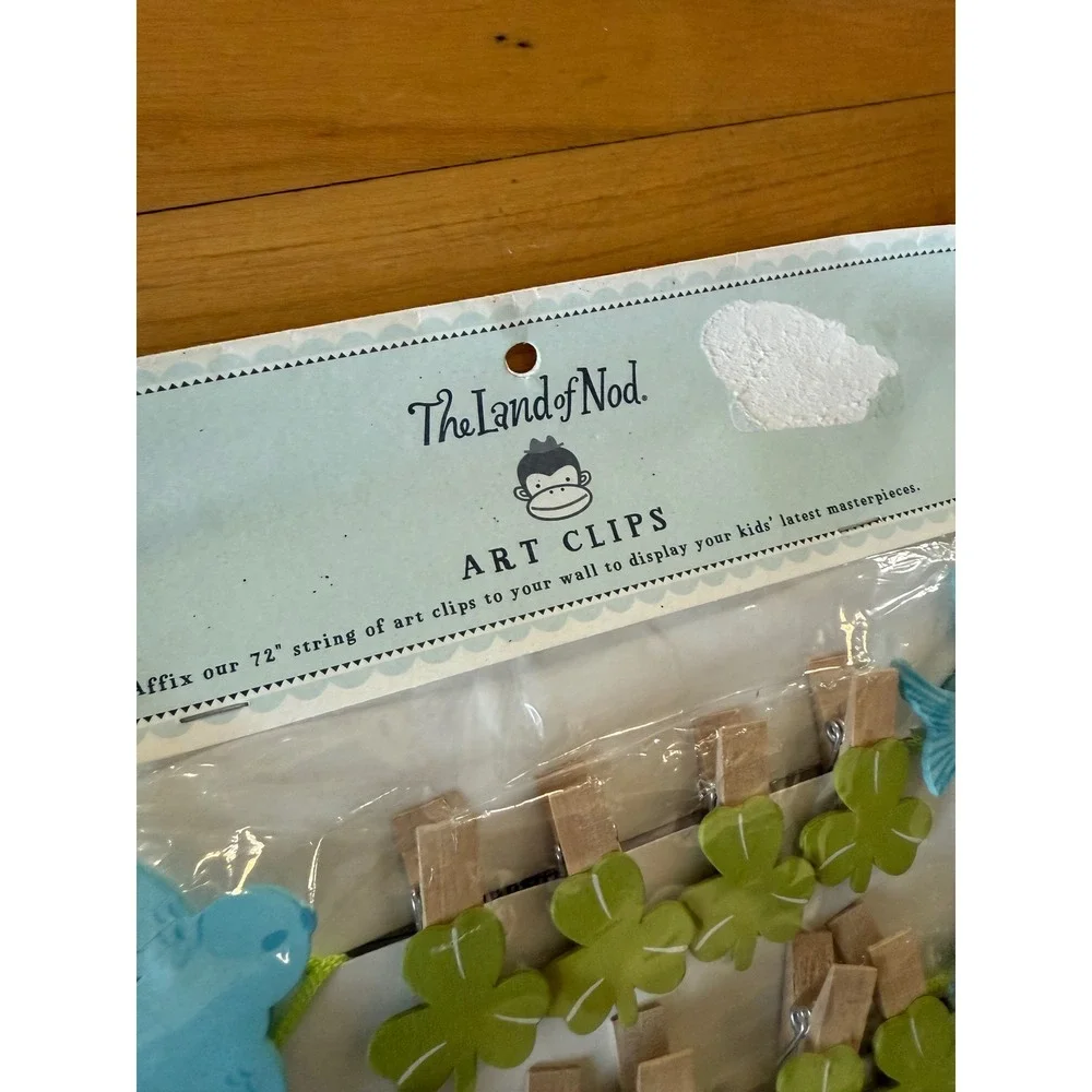 New‎ sealed Art Photo Clip Crate Barrel Kid Land Nod Shamrock & birds 72